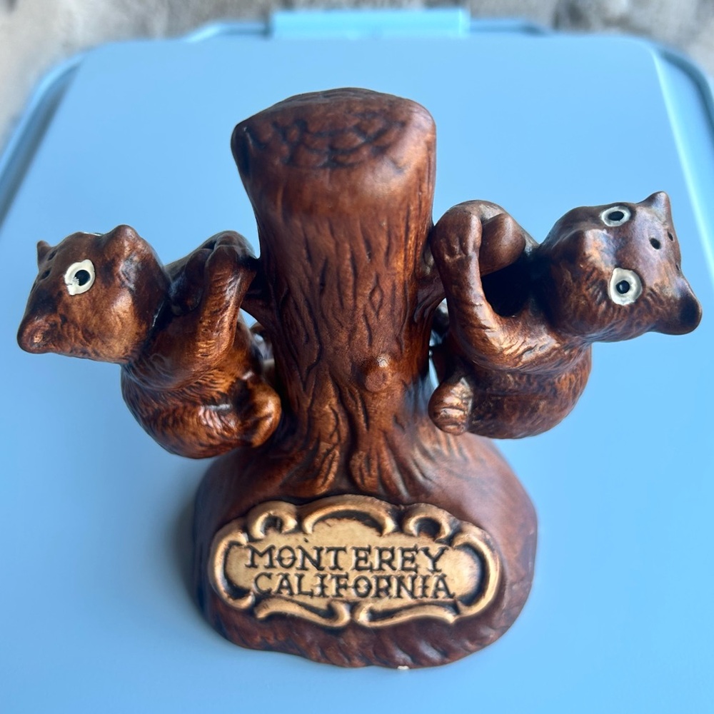 Vintage Monterey California brown bears climbing tree salt & pepper shaker set.